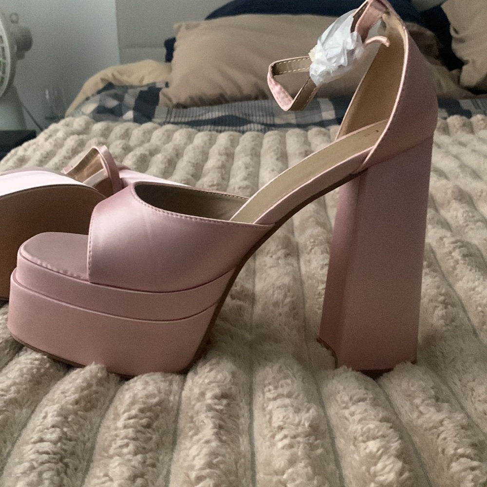 Platforms - Picture 2 of 5